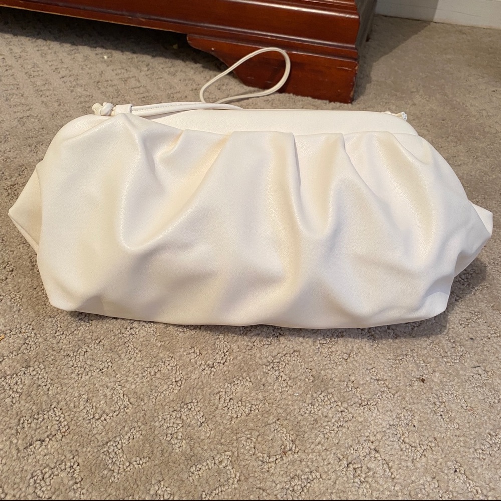 Cloud Pouch Bag - Trendy!!! White 🤍